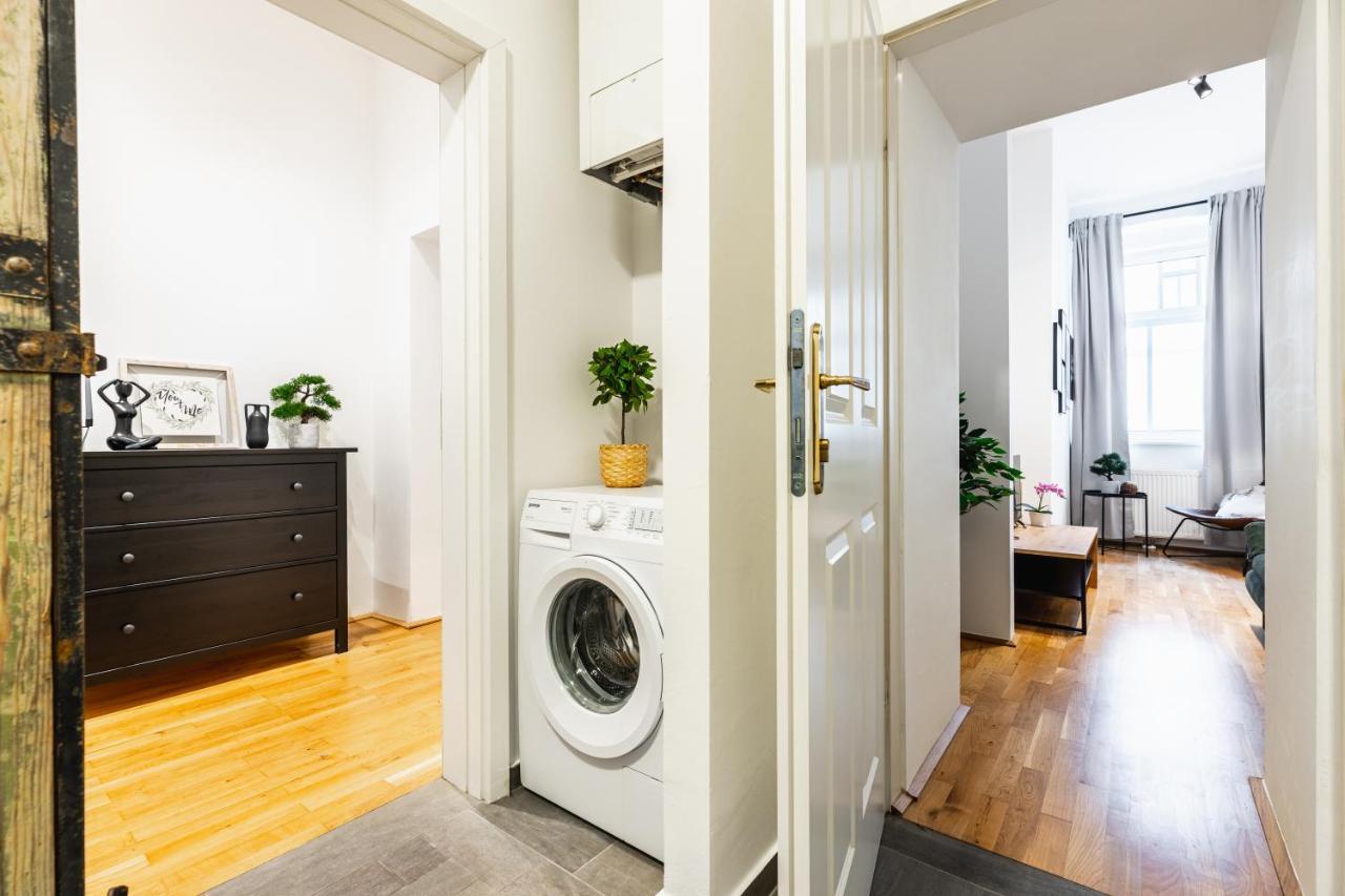 Stylish Designed Apartment In A Calm District Viena Exterior foto